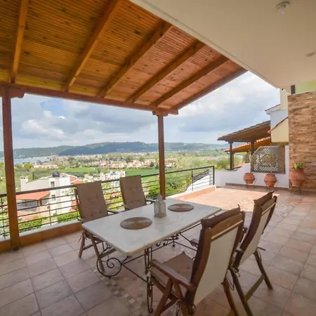Sea View Maria